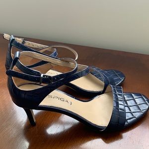 Navy sandals, 2.5 inch heel